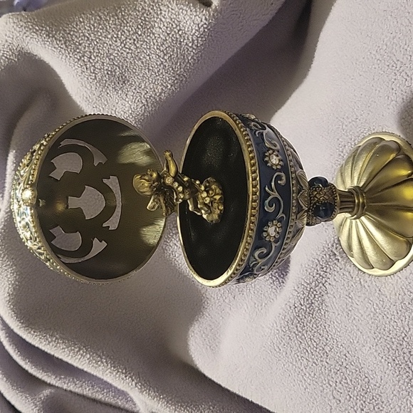 Music Box - Picture 6 of 9